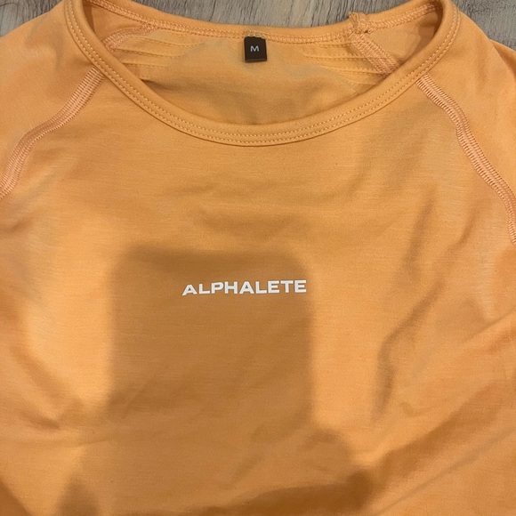 Alphalete cropped long sleeve orange size M - Picture 2 of 2